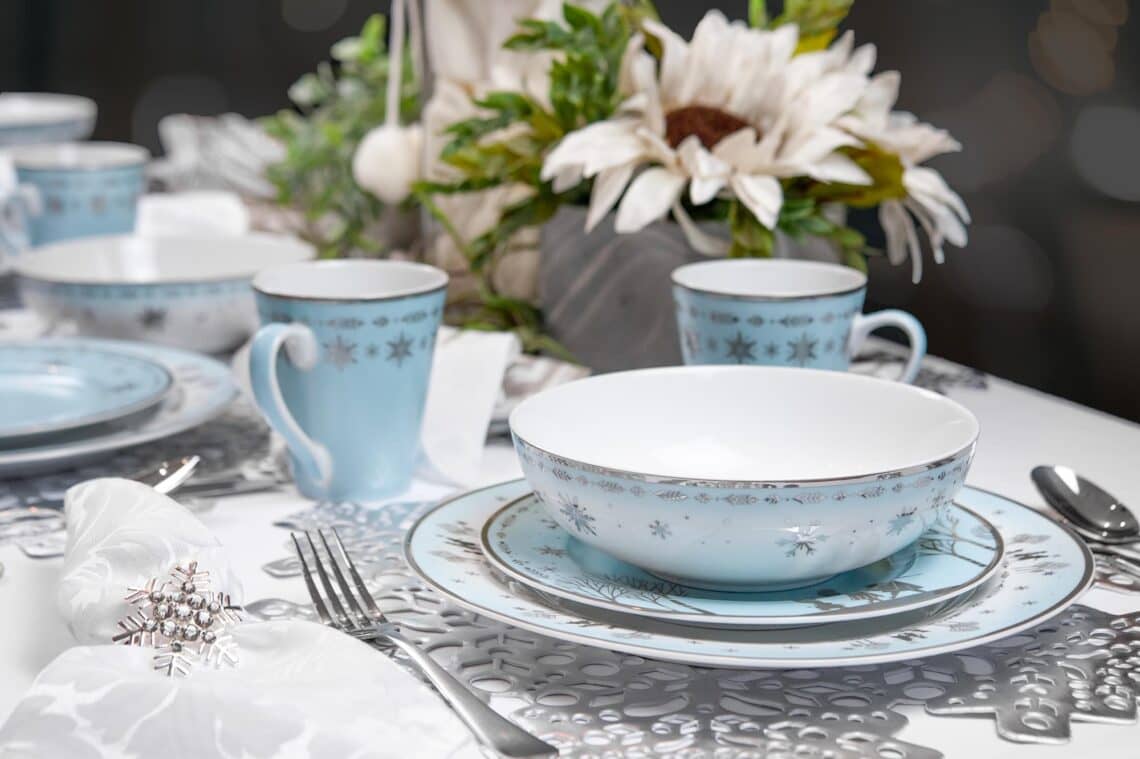 You are currently viewing Disney Frozen 2 Dinnerware Set Will Be Arriving at Toynk.com
