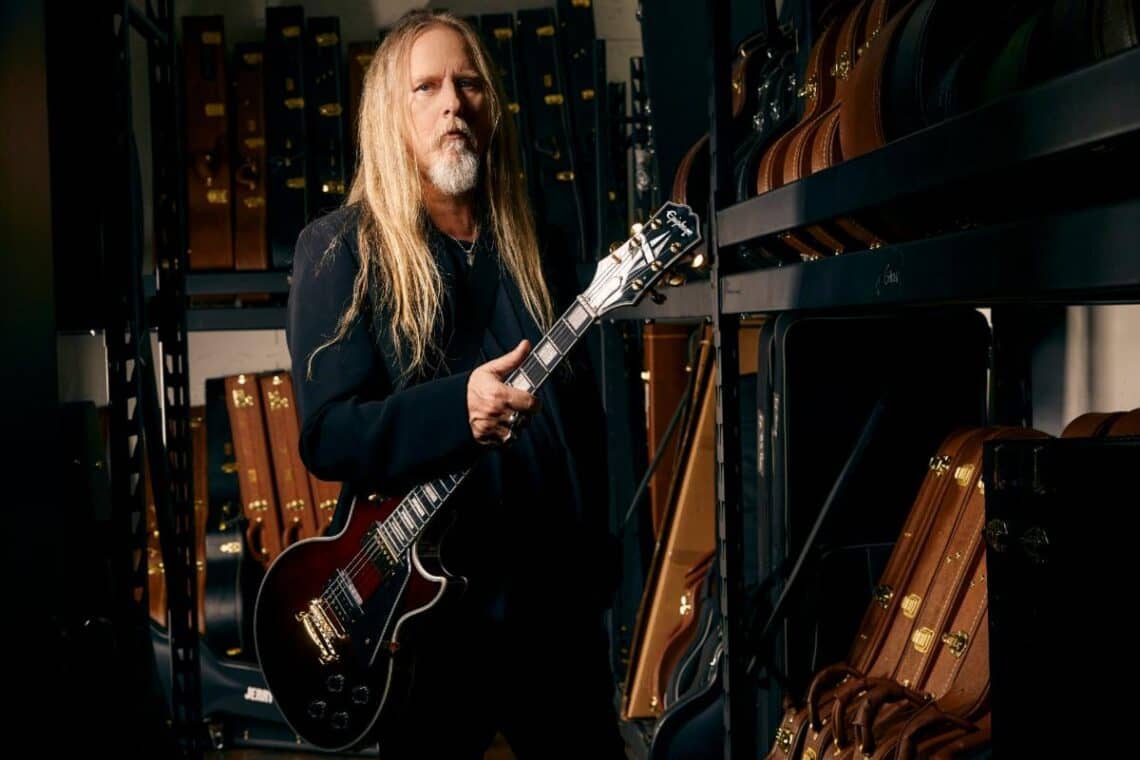 Read more about the article Alice in Chains Co-Founder Jerry Cantrell Launches Debut Partnership With Epiphone For Two Stunning Guitars