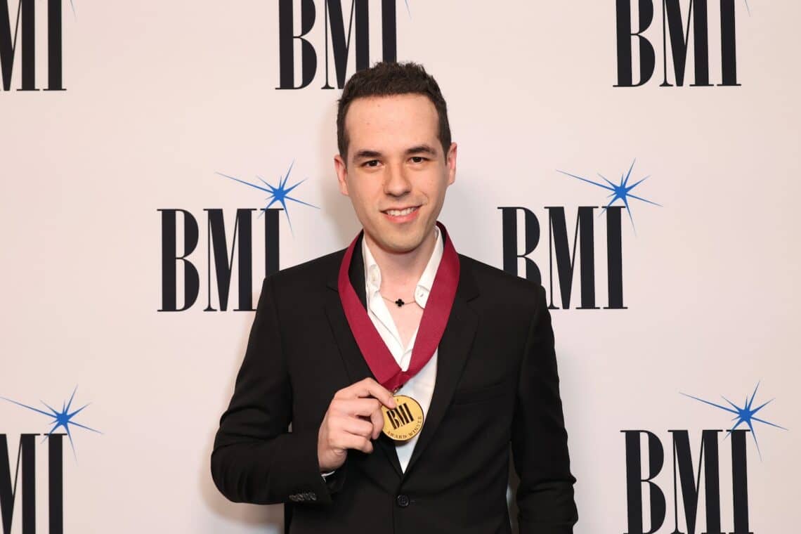 You are currently viewing POWERHOUSE PRODUCER AND SONGWRITER EDGAR BARRERA TAKES HOME AN ASTONISHING SEVEN BMI LATIN AWARDS FOR REGIONAL MEXICAN SONGWRITER OF THE YEAR