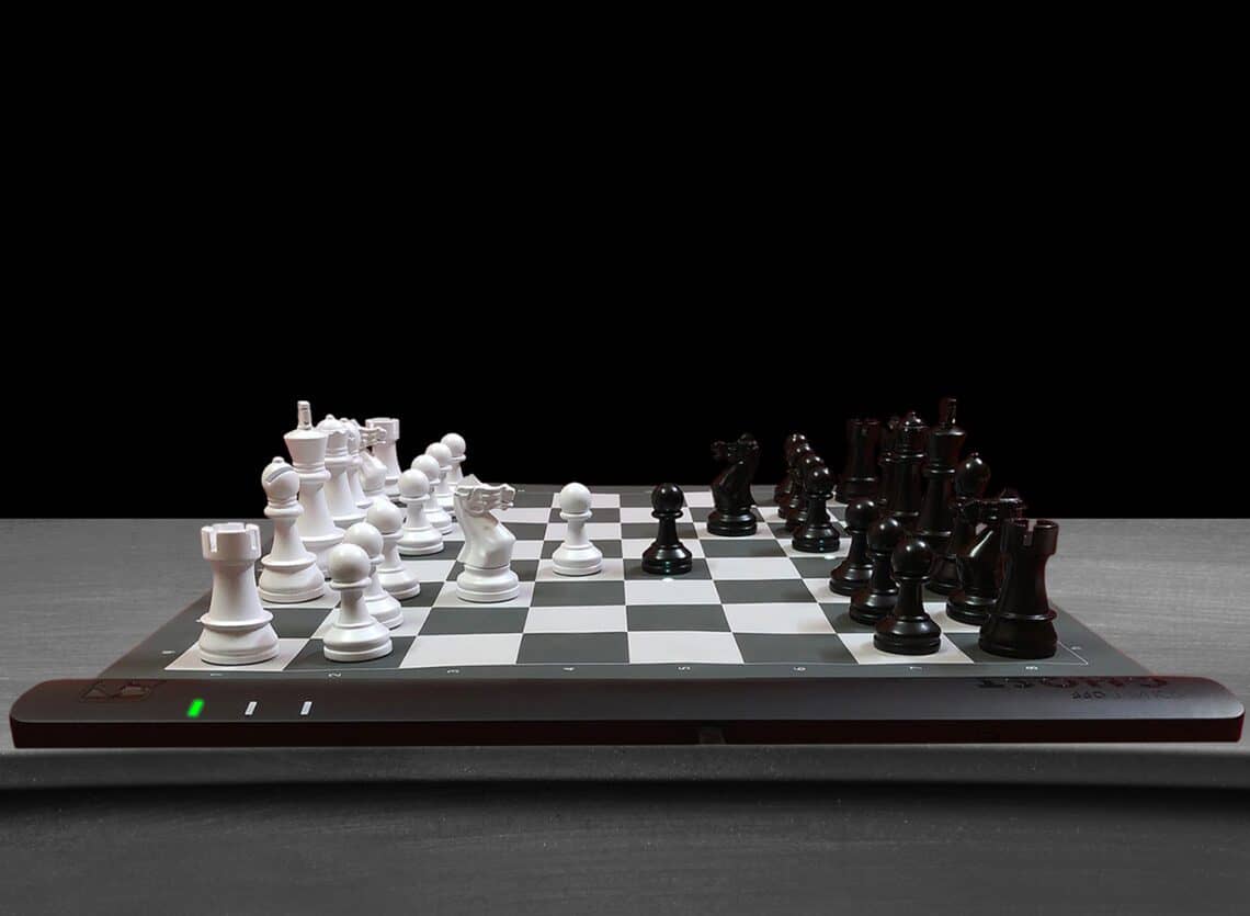 Read more about the article Makers Of The World’s Smartest Chess Boards – Square Off at CES 2021