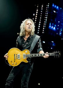 Read more about the article Gibson: Celebrates Guitarist Kirk Hammett of Metallica Recreates Iconic “Greeny” 1959 Les Paul Standard Burst Guitar