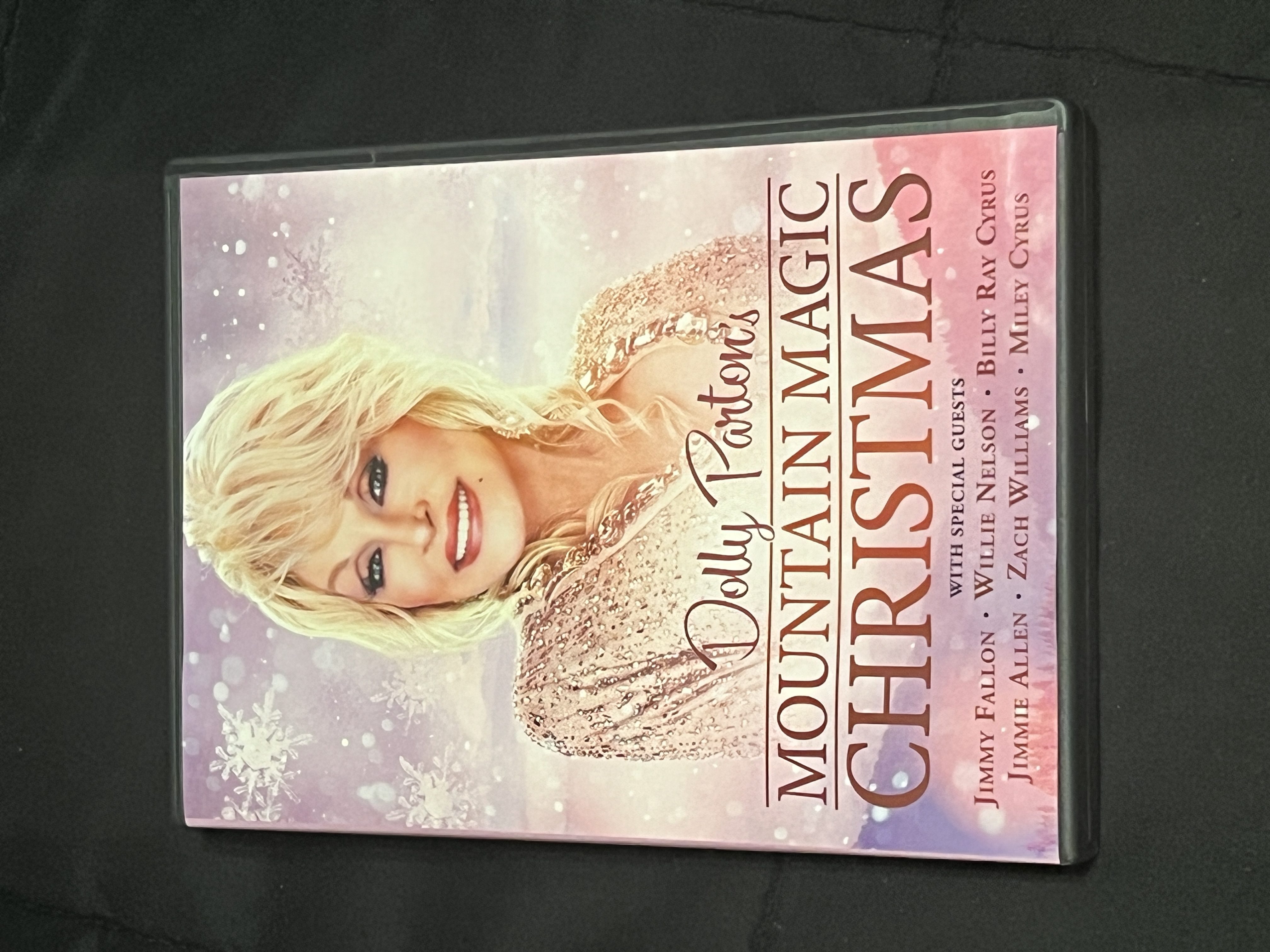 Read more about the article Dolly Parton’s Mountain Magic Christmas DVD Review