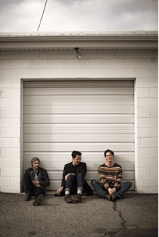 You are currently viewing Indie Rock Trio Pick Pocket Return With Nostalgic Single ‘It Started’