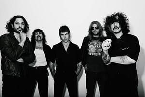 Read more about the article STICKY FINGERS DROP NEW SINGLE “WE CAN MAKE THE WORLD GLOW”