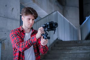 Read more about the article FEIYUTECH SCORP-MINI ALL-IN-ONE GIMBAL FOR SMOOTH VIDEO: VIDEOS SHOW YOU HOW TO USE GIMBAL