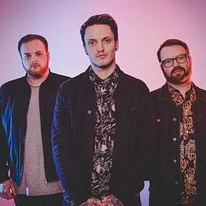 Read more about the article ALTERNATIVE ROCK TRIO ELESSAR UK BEGIN PHASE 2 OF THE NEW SOUND WITH ‘IS IT LOVE’
