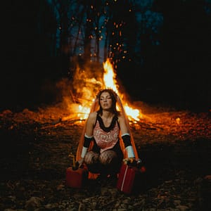 Read more about the article ANNA SHOEMAKER’S DEBUT ALBUM, EVERYTHING IS FINE (I’M ONLY ON FIRE), OUT NOW ON +1 RECORDS