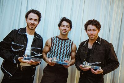 You are currently viewing JONAS BROTHERS RECEIVE SOUNDEXCHANGE HALL OF FAME AWARD