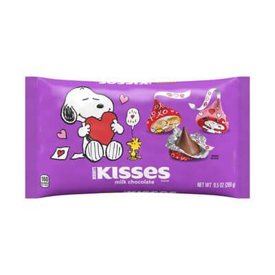 Read more about the article New Hershey’s Kisses Milk Chocolates with Snoopy & Friends Foils Inspire Sweet Connections this Valentines Day