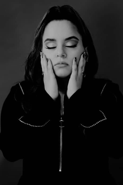 Read more about the article Ela Ozturk Let’s Go In Dreamy New Single “Healing”