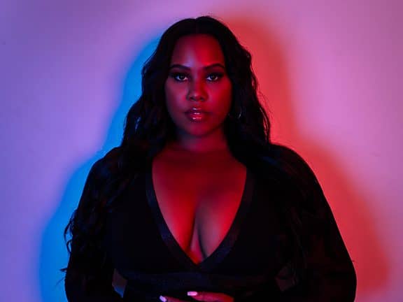 You are currently viewing Toronto RnB Singer/Songwriter Amanda Mae Wears Her Heart On Her Sleeve with Sultry “Shoulda Known”