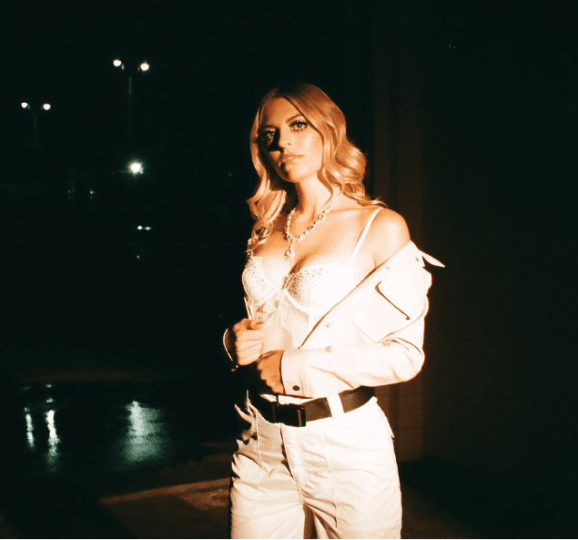 Read more about the article Pop Powerhouse Morgan St. Jean Releases Video for “Lola” via Wonderland