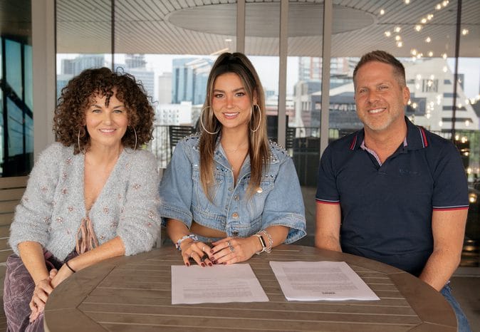 You are currently viewing ALISON NICHOLS INKS RECORD DEAL WITH BBR MUSIC GROUP/BMG NASHVILLE