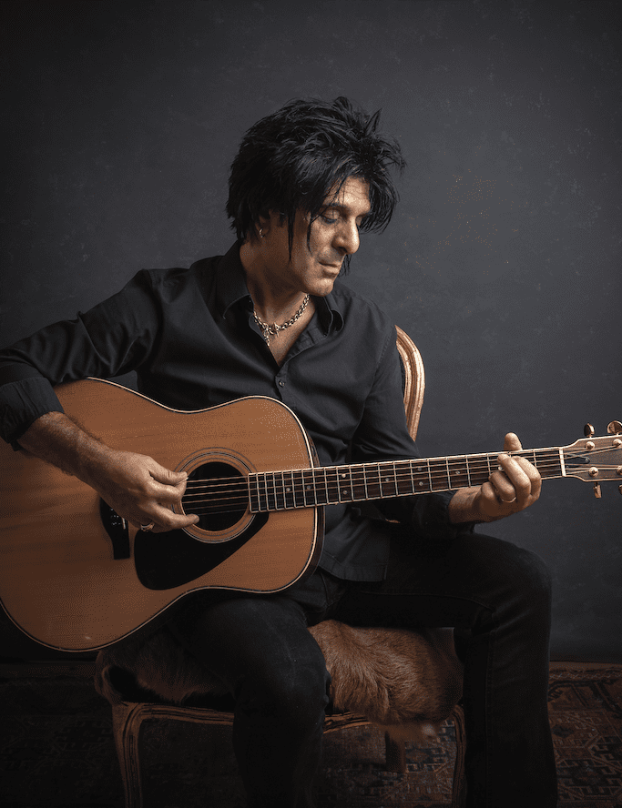 Read more about the article NYC Guitarist, Singer & Songwriter Steve Conte (New York Dolls, Michael Monroe) Releases New Single + Video “Flying”