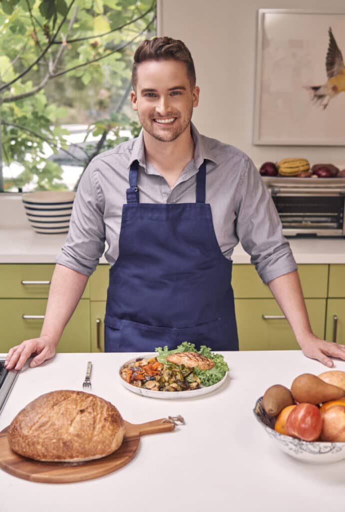 Read more about the article SIMON & SCHUSTER’S TILLER PRESS TO PUBLISH ‘TASTING HISTORY’ CREATOR AND HOST MAX MILLER’S DEBUT COOKBOOK BASED ON MILLER’S HISTORICAL RECIPE YOUTUBE SHOW