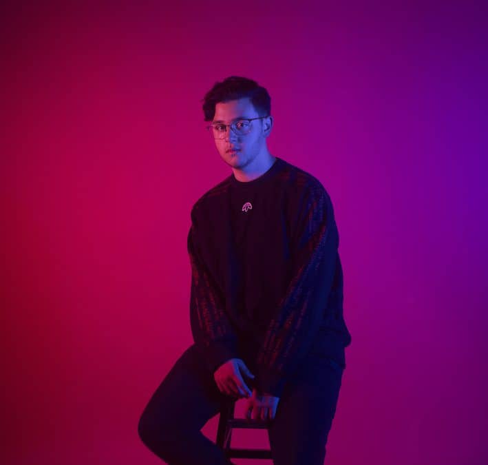 Read more about the article Canadian Singer-Songwriter Chris Grey Pushes the Boundaries of Spectral R&B with The Beginning EP