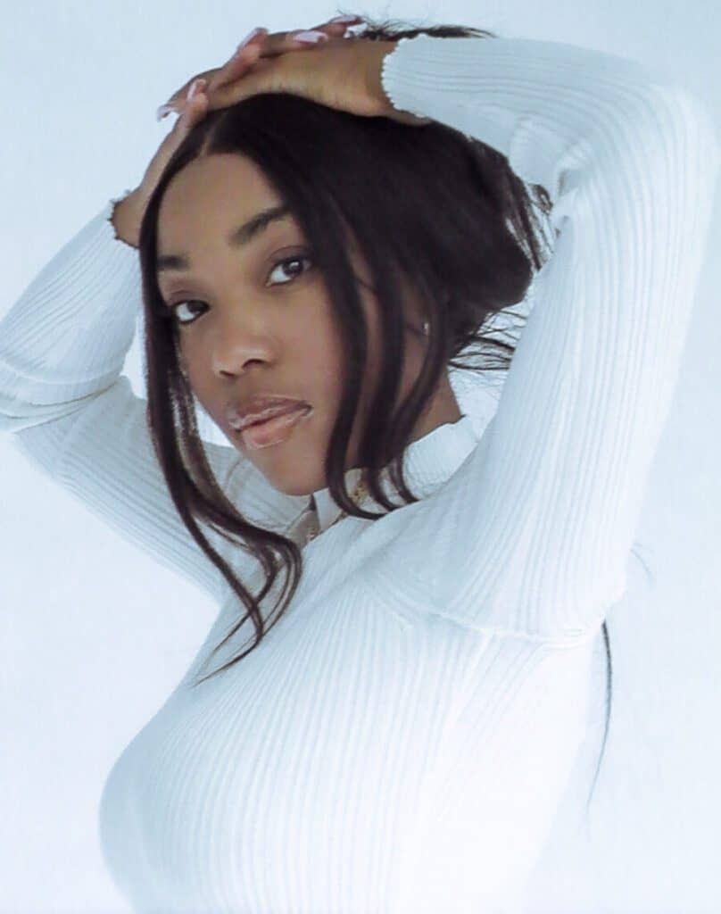 Read more about the article Toronto native RSY brings back cinematic R&B with her debut single Doubt
