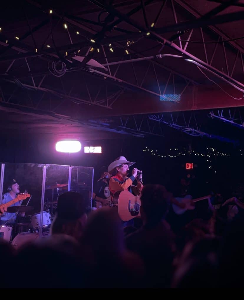 You are currently viewing Braxton Keith headlines his first Floore’s Country Store sold-out show